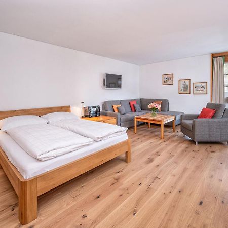 Schweizerhof Ferienwohnungen Lenzerheide 1 Phòng bức ảnh