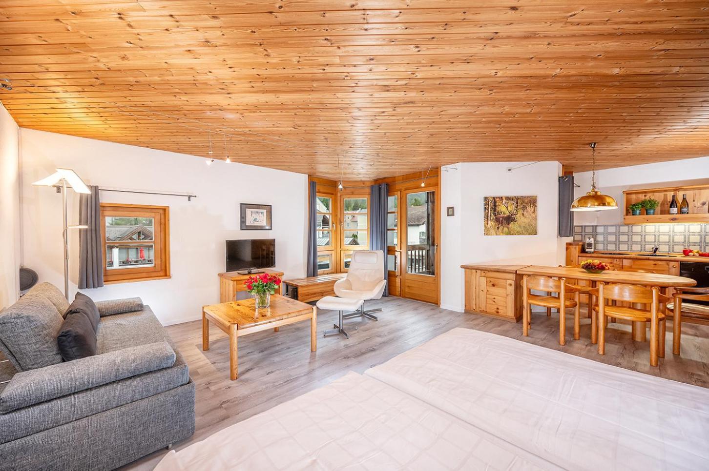 Schweizerhof Ferienwohnungen Lenzerheide 1 Phòng bức ảnh