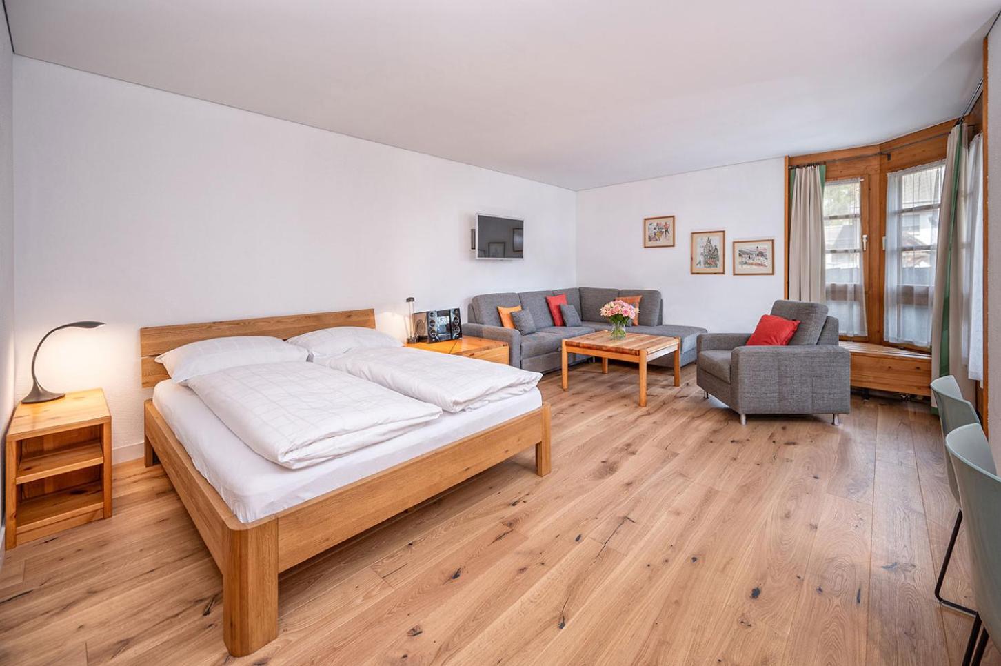 Schweizerhof Ferienwohnungen Lenzerheide 1 Phòng bức ảnh