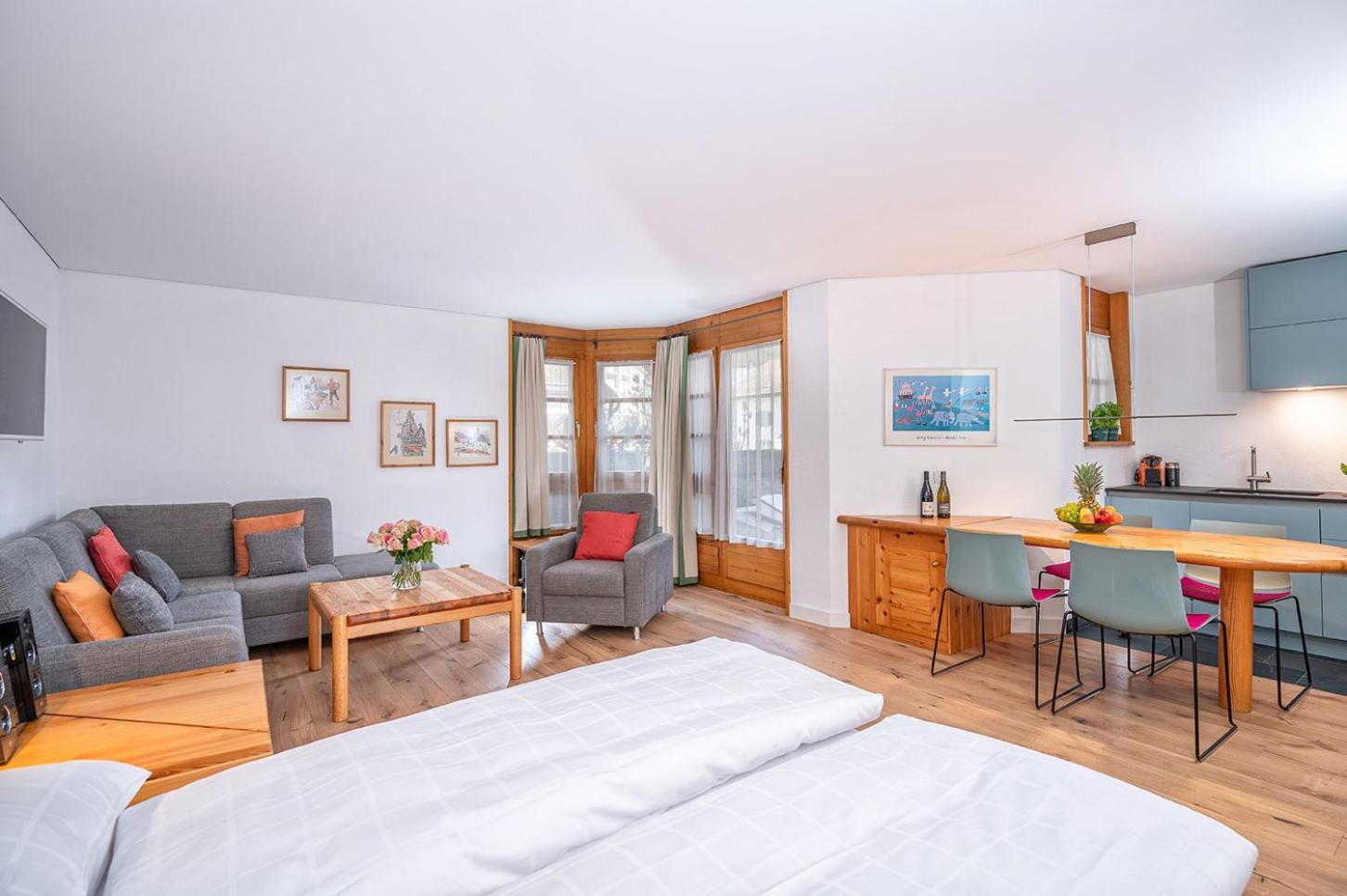 Schweizerhof Ferienwohnungen Lenzerheide 1 Phòng bức ảnh
